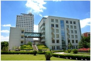 The School of Foreign Languages of Northwest Normal University held a working meeting for foreign teachers.
