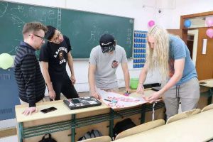 Foriegn Faculty Learn to Make Kites, ZJWEU
