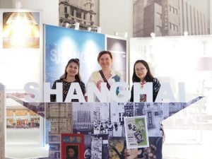 Mid-Autumn Festival Activity for Foreign Teachers at Shanghai University